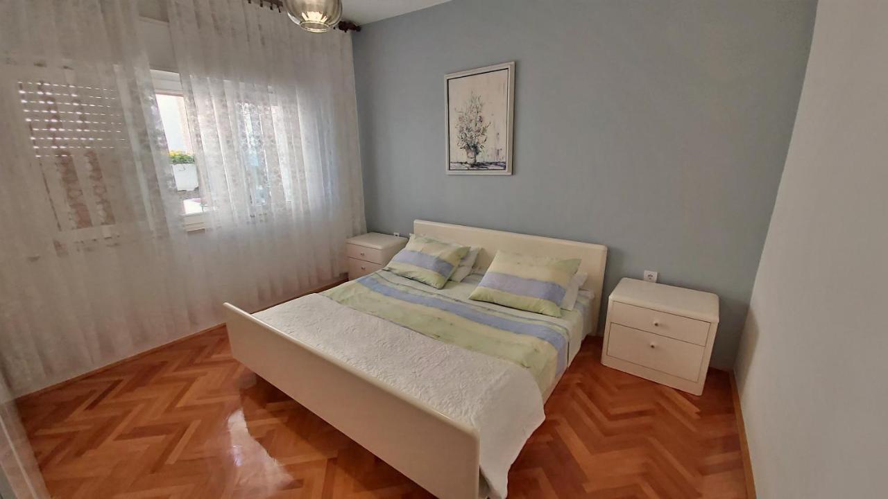 Apartment Cedo Omis Exterior photo